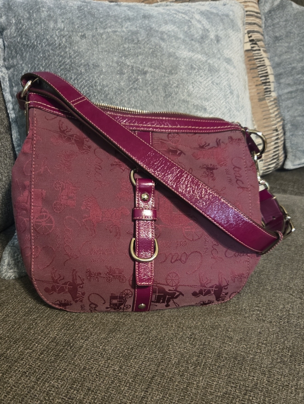 Coach Vintage Horse and Carriage Hobo, Plum Color, Patent Leathef Trim.